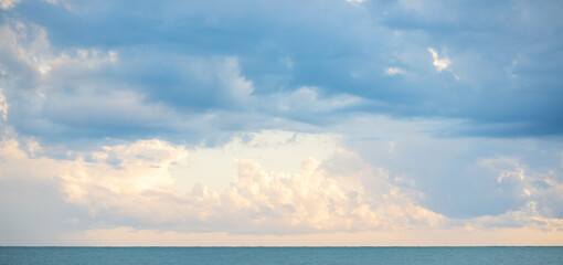 Obraz premium sunset sky and sea landscape banner
