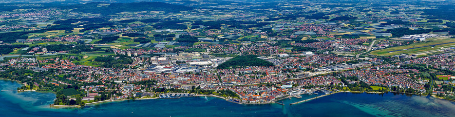 Fototapeta na wymiar Friedrichshafen am Bodensee in Deutschland