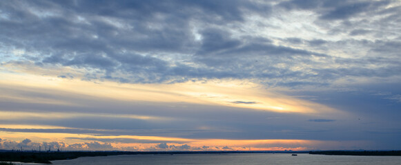 Fototapeta premium evening sunset on the Volga river embankment