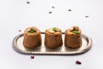 Atta Pinni is a traditional Punjabi winter delicacy, sweet made with wheat flour, ghee, dry fruits