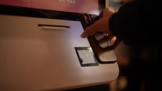 pay with mobile phone