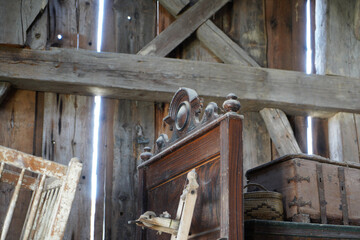 lots of viaged wood and stone