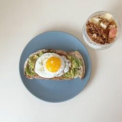 fried eggs with bacon