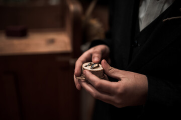 detail of the wedding ring on the hand,love