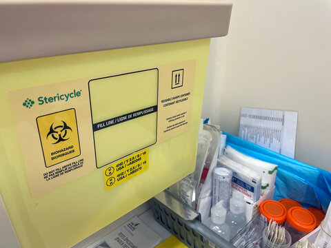 contenant biorisques dans clinique m&eacute;dicale