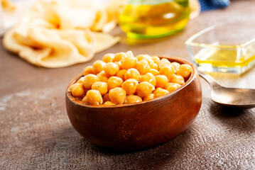 Single serving of chickpeas in bowl