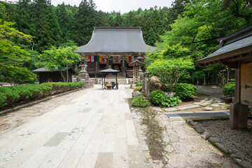 Fototapeta premium 宝珠山阿所川院立石寺