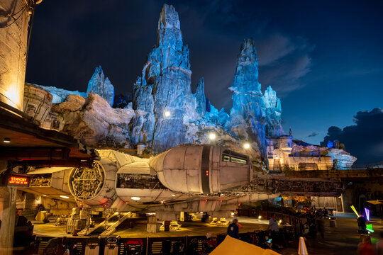 Millennium Falcon, Walt Disney World parks disney galaxy edge