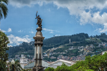 Independence monument  at Independence Square, Quito, Ecuador - obrazy, fototapety, plakaty