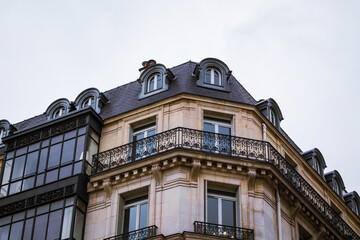 Obraz premium facade of an building with windows