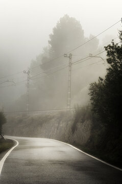 catenaria y niebla
