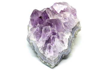 Obraz premium amethyst isolated on white background
