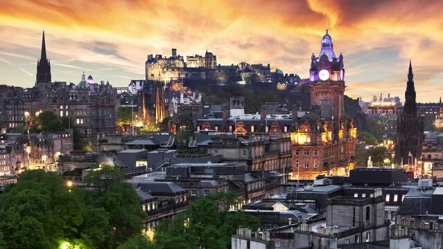 Edinburgh castle, Scotland at sunset - Time lapse