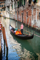 Fototapeta na wymiar Traditional gondola in Venice, Italy