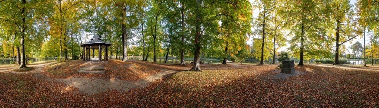 herbstliche Stimmung im Park in Zabeltitz