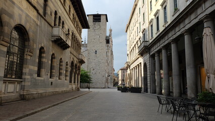 Leere Strasse in Como Italien