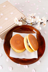 どら焼きの贈り物　春のイメージ