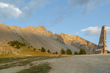 Col de l'Izoard dans le parc naturel régional du Queyras au coucher de soleil en été