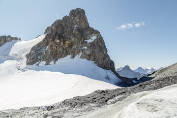 Glacier de la Girose au dessus de la Grave dans le massif des &Eacute;crins, dans les Alpes fran&ccedil;aises en &eacute;t&eacute;