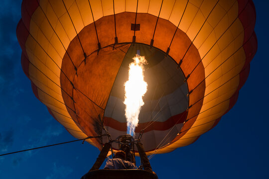 Air balloon in the evening sky