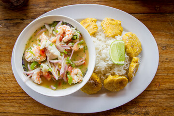 Ceviche mixto camarón y pescado