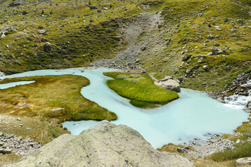Obraz premium Glacier d'Arsine et le lac de la Douche en France en été
