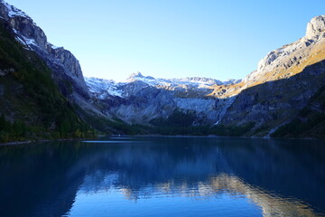 Naklejka na ściany i meble View on a lake in Switzerland