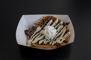 Gofre con chocolate y nata