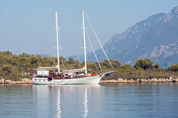 Fototapeta na wymiar yacht in the bay
