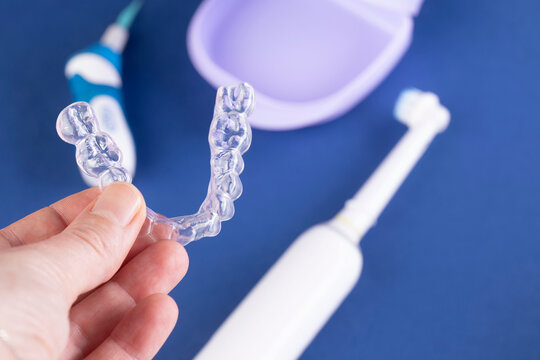 Clear orthodontics: invisible treatments with braces