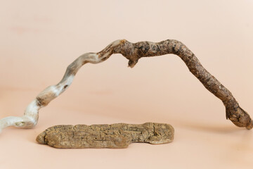 Naklejka premium Empty podium natural material tree beige background. Product presentation.
