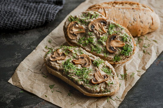 Sandwiches with mushroom pate.