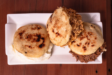 arepas venezolana  3 en cenital