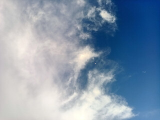 Fototapeta na wymiar blue sky and clouds beauty