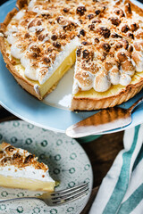 meringue pie with lemon curd