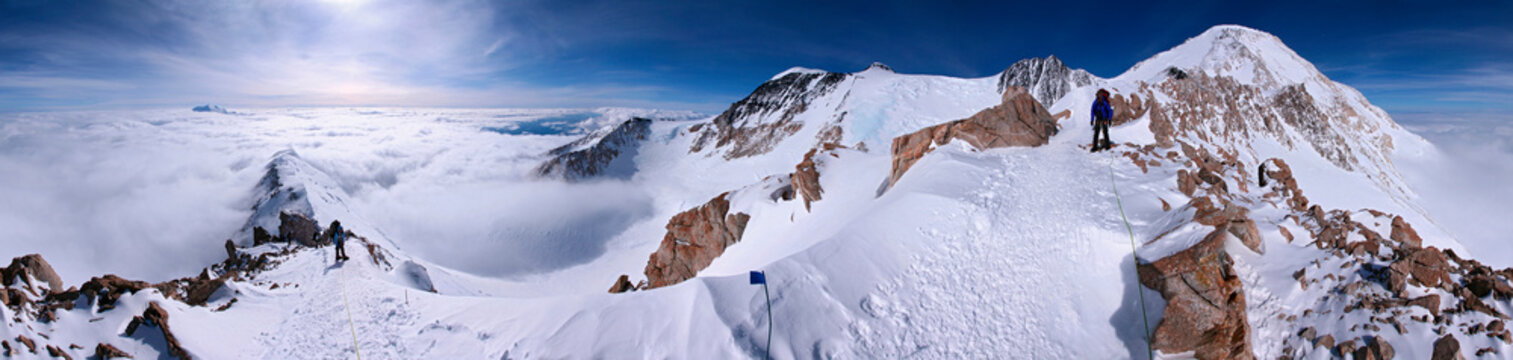 360 degree view of  mountaineering team ascending West Buttress Ridge, Denali, Alaska, USA
