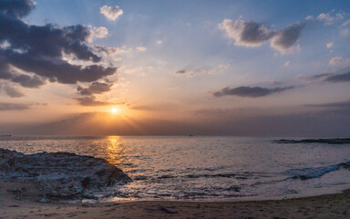 野間崎灯台に沈む夕日