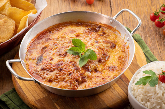 parmegiana molho de tomate fil&eacute; mignon suculento cremoso fatiado bife quente