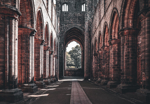Ruine of the old kirkstall abbey