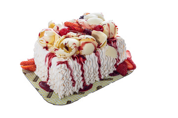 cake with cream and strawberry