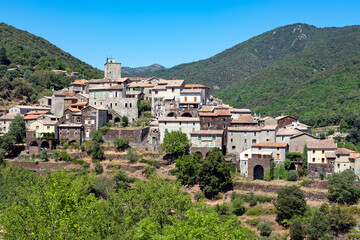 Fototapeta na wymiar Saint-Martial, village typique des Cévennes, France