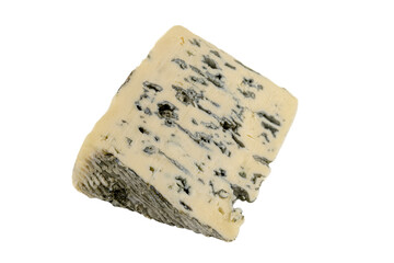quartier fromage Roquefort sur fond blanc
