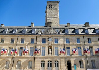 La façade de l’hôtel de ville de Dijon, ancien palais des ducs et des états de Bourgogne