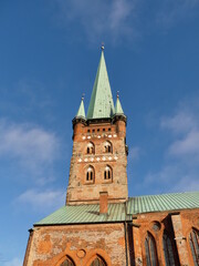 Fototapeta na wymiar Kirchturm in Lübeck