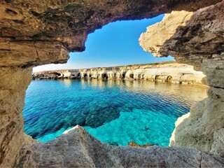 Sea Caves, Ayia Napa, Cypr - obrazy, fototapety, plakaty
