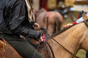 WOMAN HOLDING LASSO 02