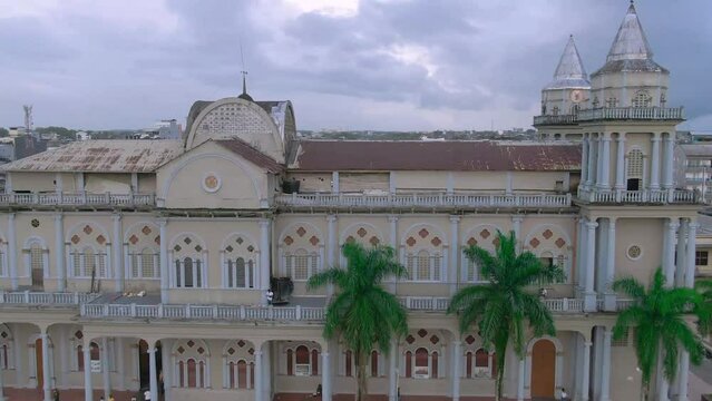 Vista aerea catedral catolica san francisco de asis quibdo choco colombia