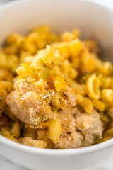 Macaroni and cheese with broccoli