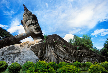 Reclining Buddha statue