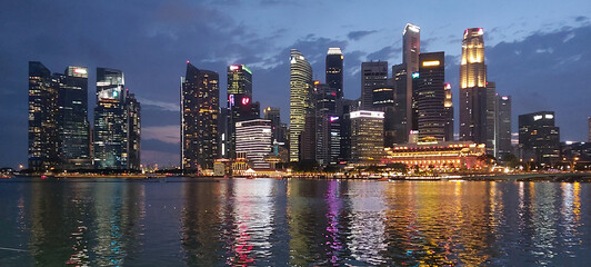 Fototapeta na wymiar View of Singapore Skyline at night
